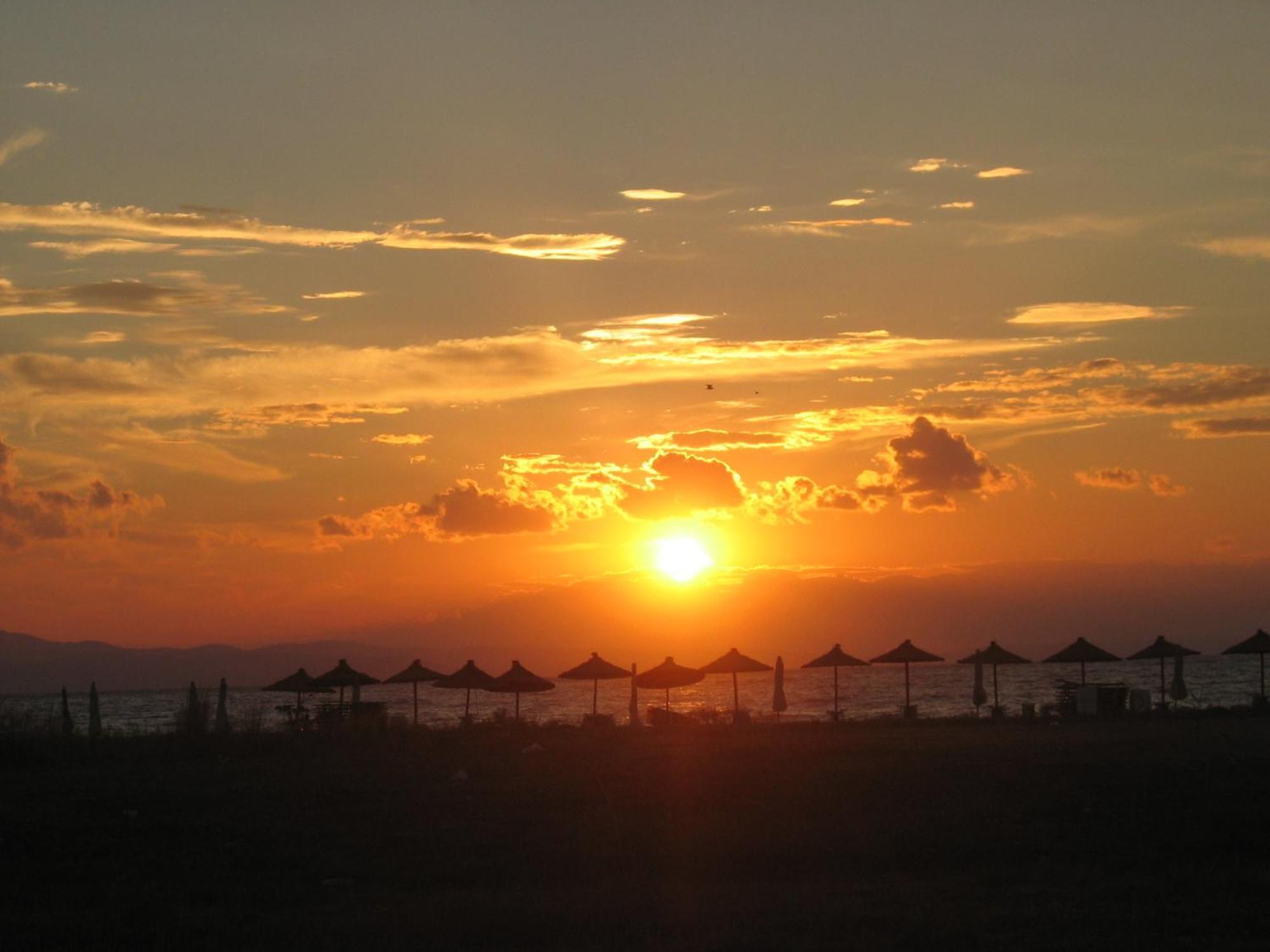 Seaview Aparthotel Néa Potídea Kültér fotó