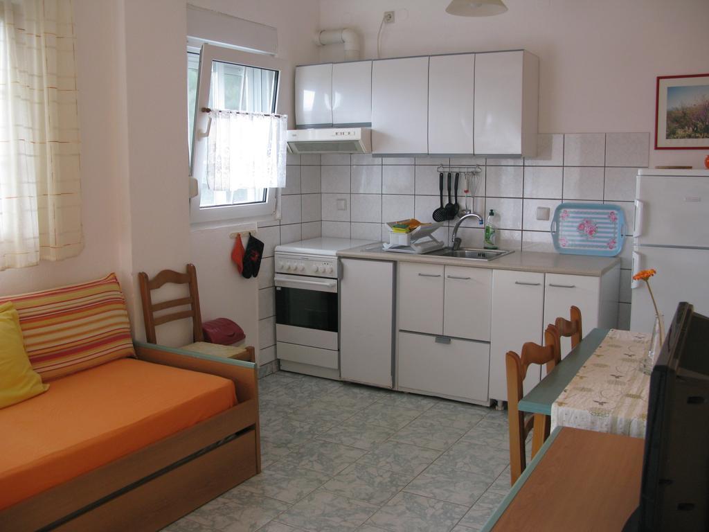 Seaview Aparthotel Néa Potídea Szoba fotó