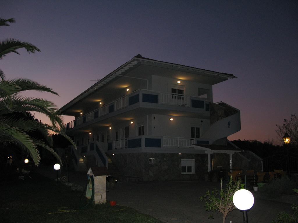 Seaview Aparthotel Néa Potídea Kültér fotó