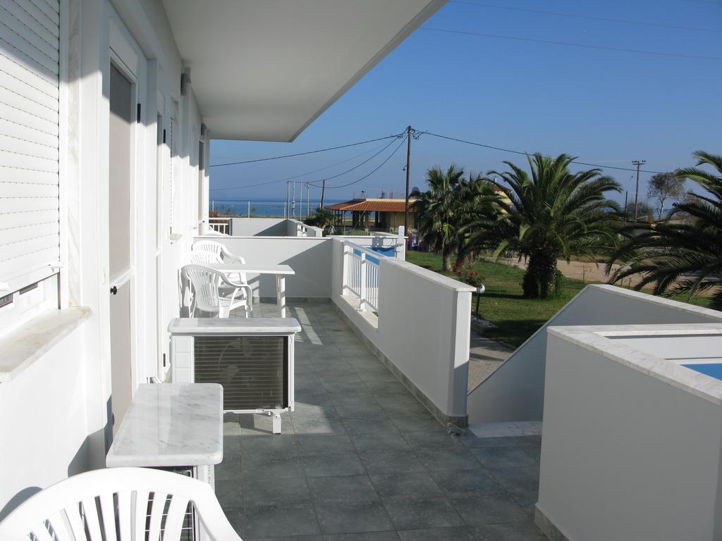 Seaview Aparthotel Néa Potídea Kültér fotó