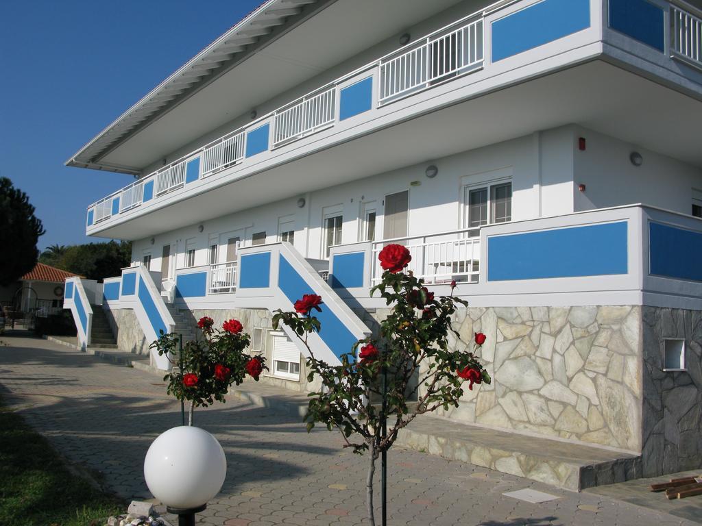 Seaview Aparthotel Néa Potídea Kültér fotó