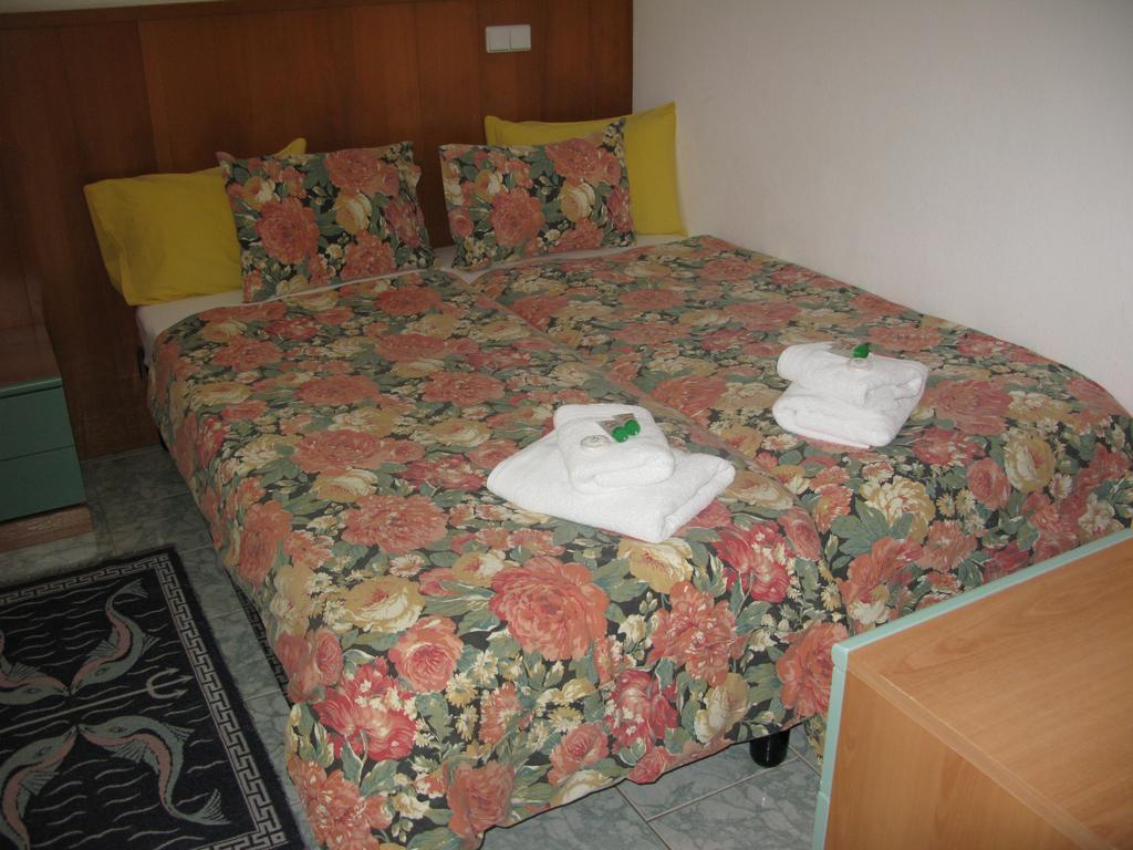 Seaview Aparthotel Néa Potídea Szoba fotó