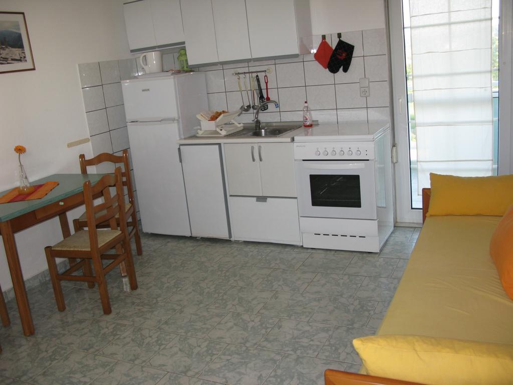 Seaview Aparthotel Néa Potídea Szoba fotó